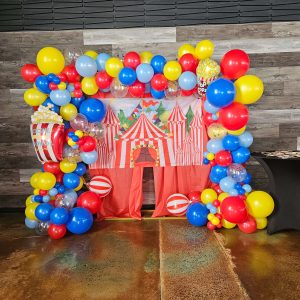 circus decor at a birthday